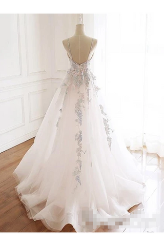 Robe de mariée perlée à encolure en V et à bretelles spaghetti avec appliques colorées