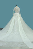 2024 Robes de mariée magnifiques Scoop Tulle avec des perles Zipper Back Royal Train