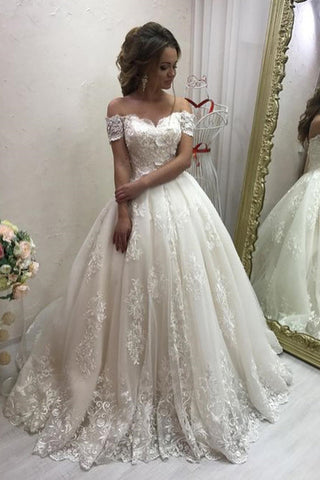 2024 hors de l'épaule une ligne de robes de mariée en tulle avec un train de cour appliqué