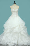 2024 Sweetheart Robes de mariée A Line Organza With Beaded Bodice