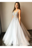 Robe de bal en tulle col en V avec des applications de dentelle re-brodées de bal / robes de mariée