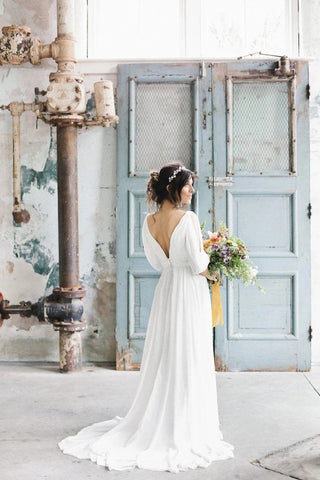 Une ligne simple robes de mariée en mousseline de soie ivoire col en V, demi manches longues robes de mariée