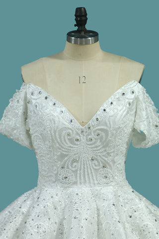 2024 Luxueuse Robe De Bal En Satin De L'épaule Robe De Mariée Avec Des Appliques Et Des Perles