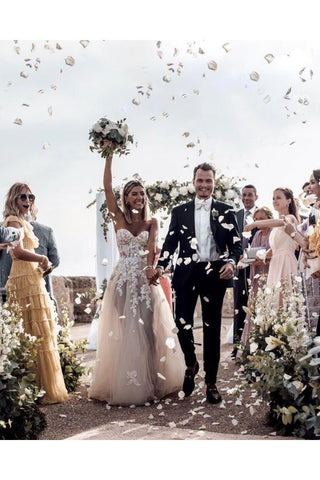 Une Ligne Chérie Longue Pas Cher Robes De Mariée En Tulle Avec Des Dentelles Appliques