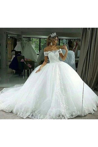 2024 hors de l'épaule une ligne robes de mariée en tulle avec appliques train chapelle